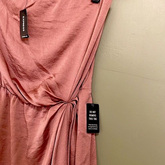 NWT Express Strapless Asymmetrical Hem Dress with knotted waist in size SMALL ! - Picture 3 of 9